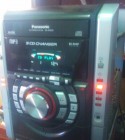 Equipo de sonido Panasonic Modelo SA-AK630 con la bandeja trabada