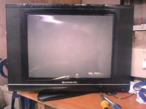 Cómo Reparar un Televisor CYBERLUX Modelo TVSSCK-21JP que No Enciende