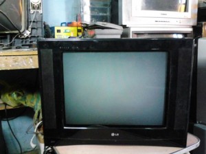 Reparación TV LG modelo 21FU1RL-LS con imagen ancha y quema el horizontal